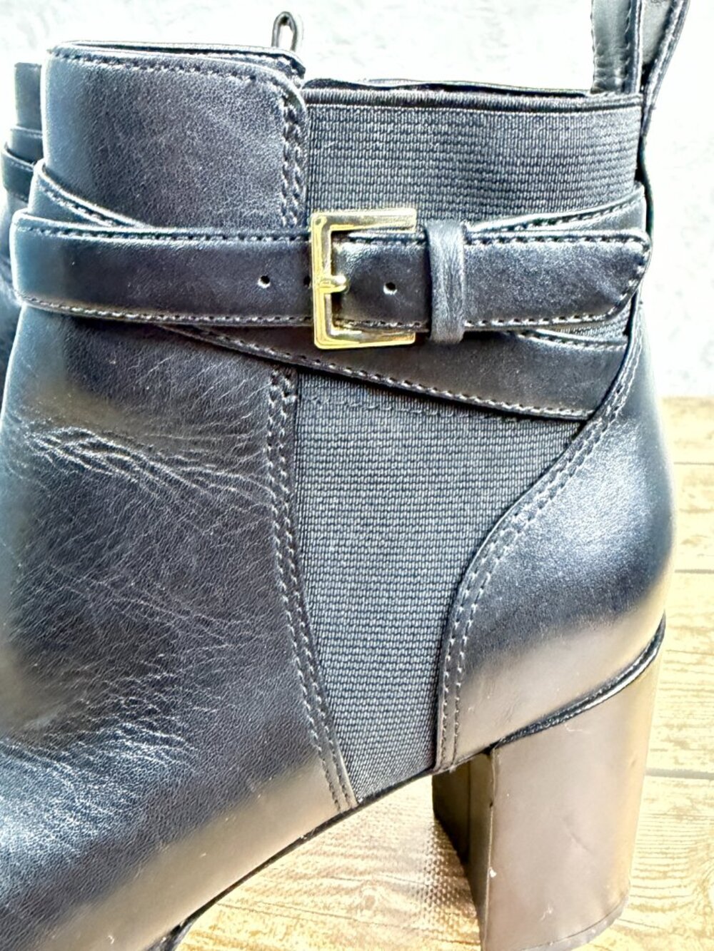Vionic Women’s 6.5 Black Leather Ankle Boots Block Heel Buckle Strap Side Zip - Picture 6 of 11
